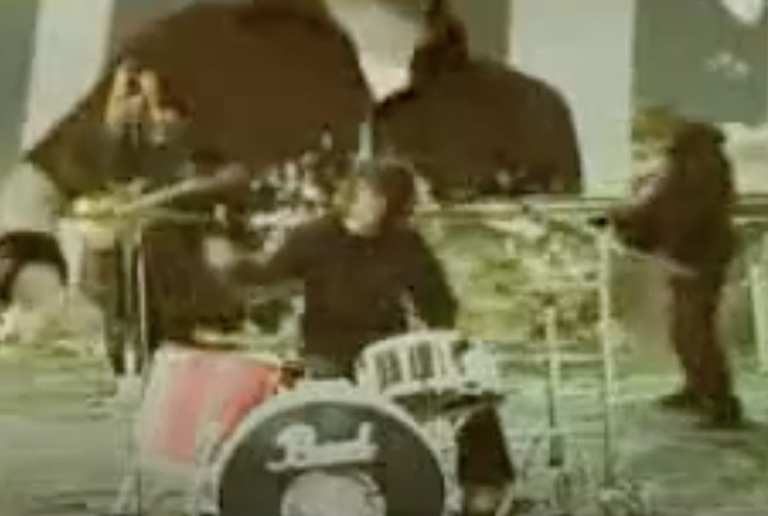 Musikvideo – Wire Moves – Love Inc